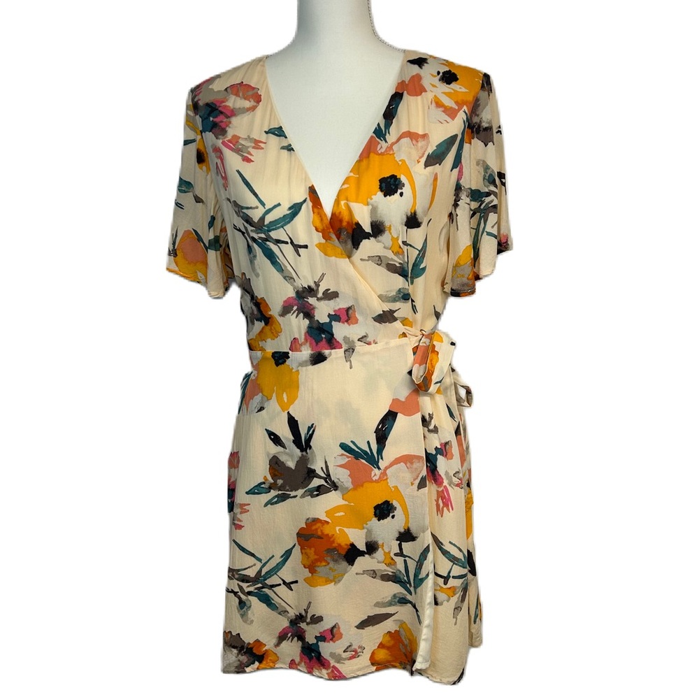 BCBGeneration Juniors Wrap Mini Dress Sz L Fit‎ & Flare Tie Short Sleeve Floral
